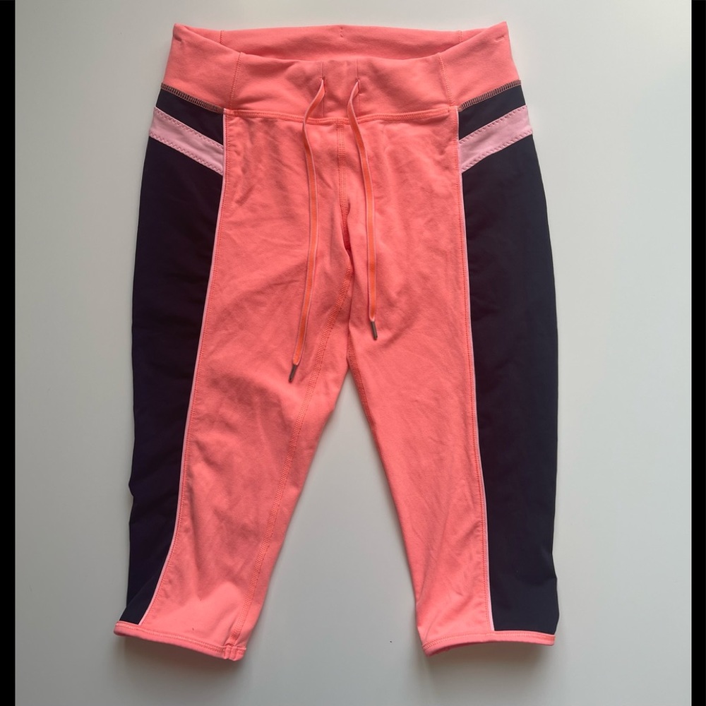 Lululemon Heat It Up Crop - Picture 1 of 6